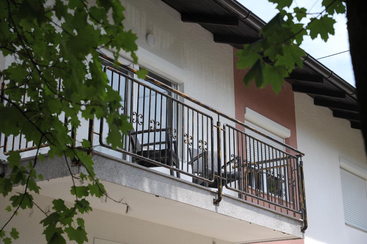 Hostel Omega Banja Luka Exterior foto